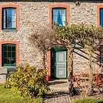Pretty In With Courtyard Vakantiehuis