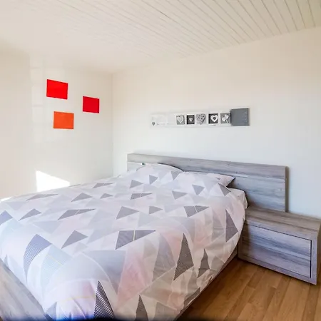 Pretty In With Courtyard Nyaraló *