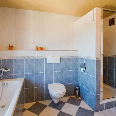 Pretty In With Courtyard * Houffalize