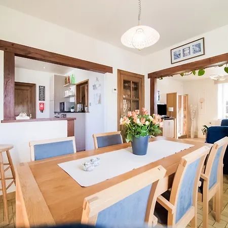 Pretty In With Courtyard Nyaraló Houffalize