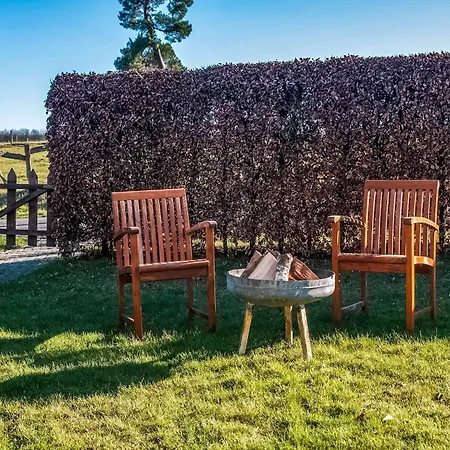 Pretty In With Courtyard