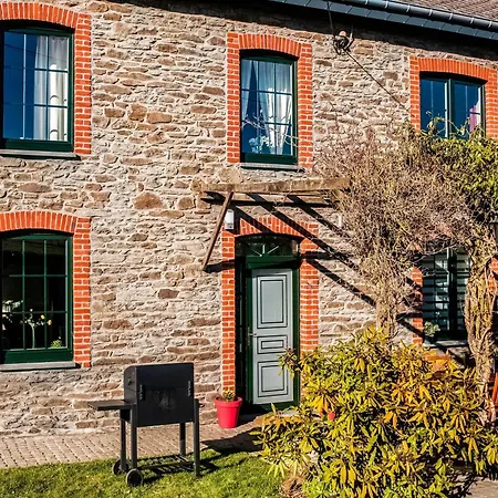 Vakantiehuis Pretty In With Courtyard *