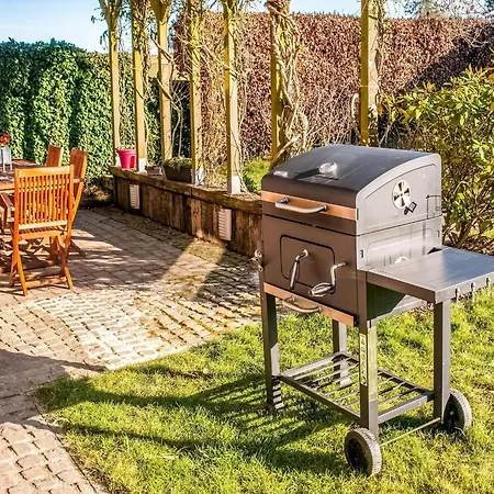 Pretty In With Courtyard Houffalize